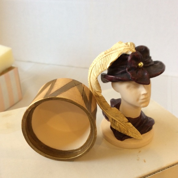 Collectible Miniature Ring Box - Picture 2 of 3